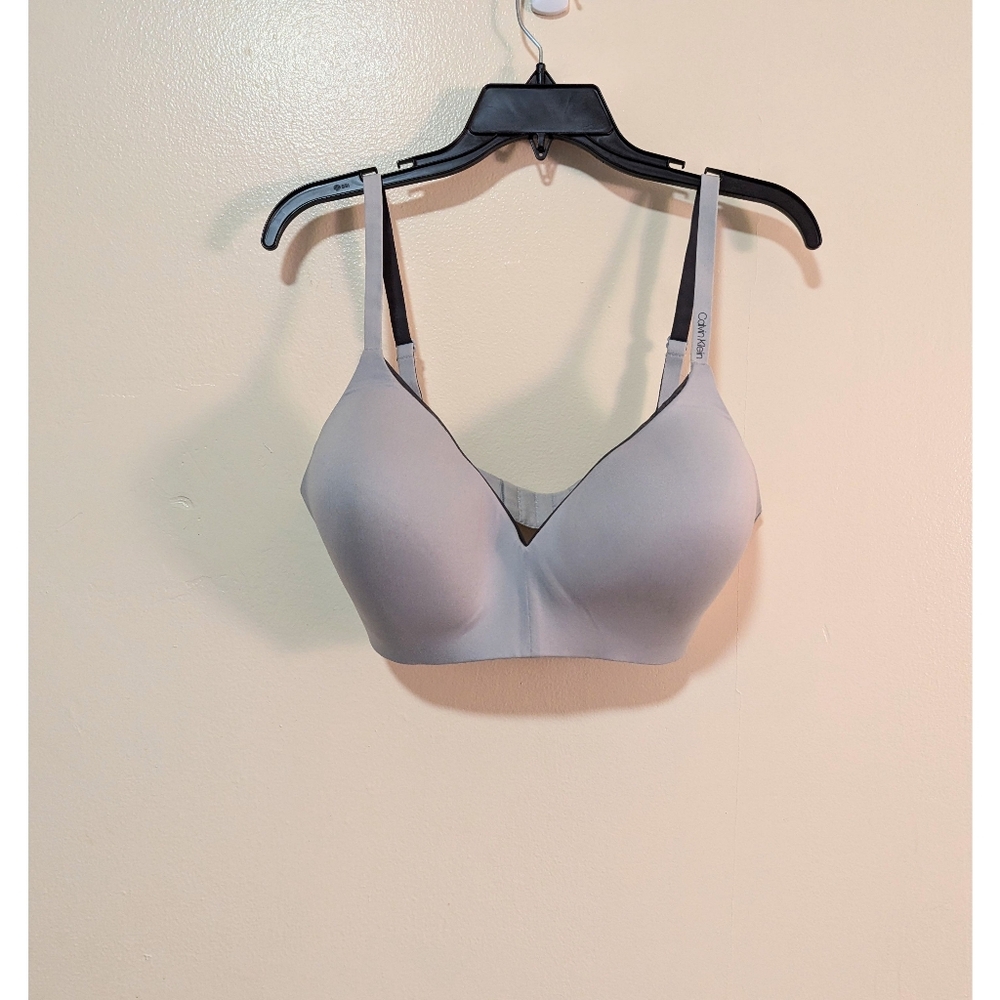 Calvin Klein White Bra | Size XL | GUC